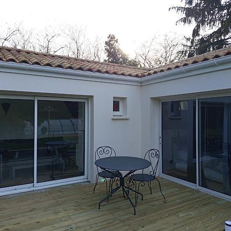 Mas Des Vignes Piscine Chauffee Bed & Breakfast Le Champ-Saint-Pere Bagian luar foto