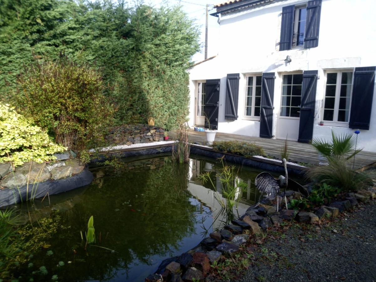 Mas Des Vignes Piscine Chauffee Bed & Breakfast Le Champ-Saint-Pere Bagian luar foto