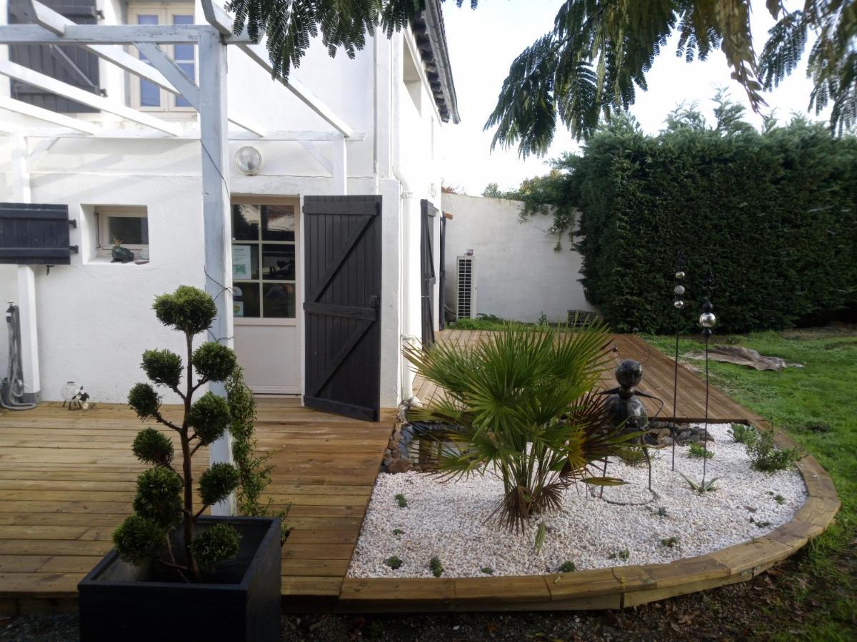 Mas Des Vignes Piscine Chauffee Bed & Breakfast Le Champ-Saint-Pere Bagian luar foto