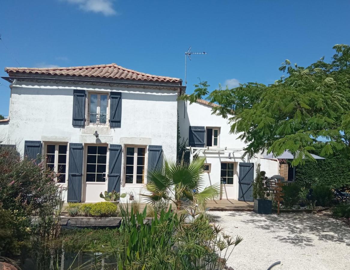 Mas Des Vignes Piscine Chauffee Bed & Breakfast Le Champ-Saint-Pere Bagian luar foto