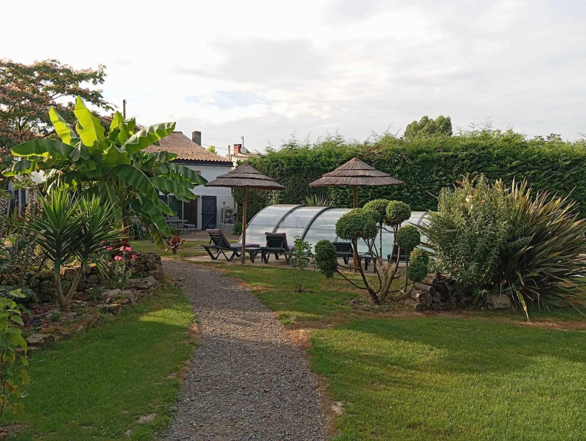 Mas Des Vignes Piscine Chauffee Bed & Breakfast Le Champ-Saint-Pere Bagian luar foto