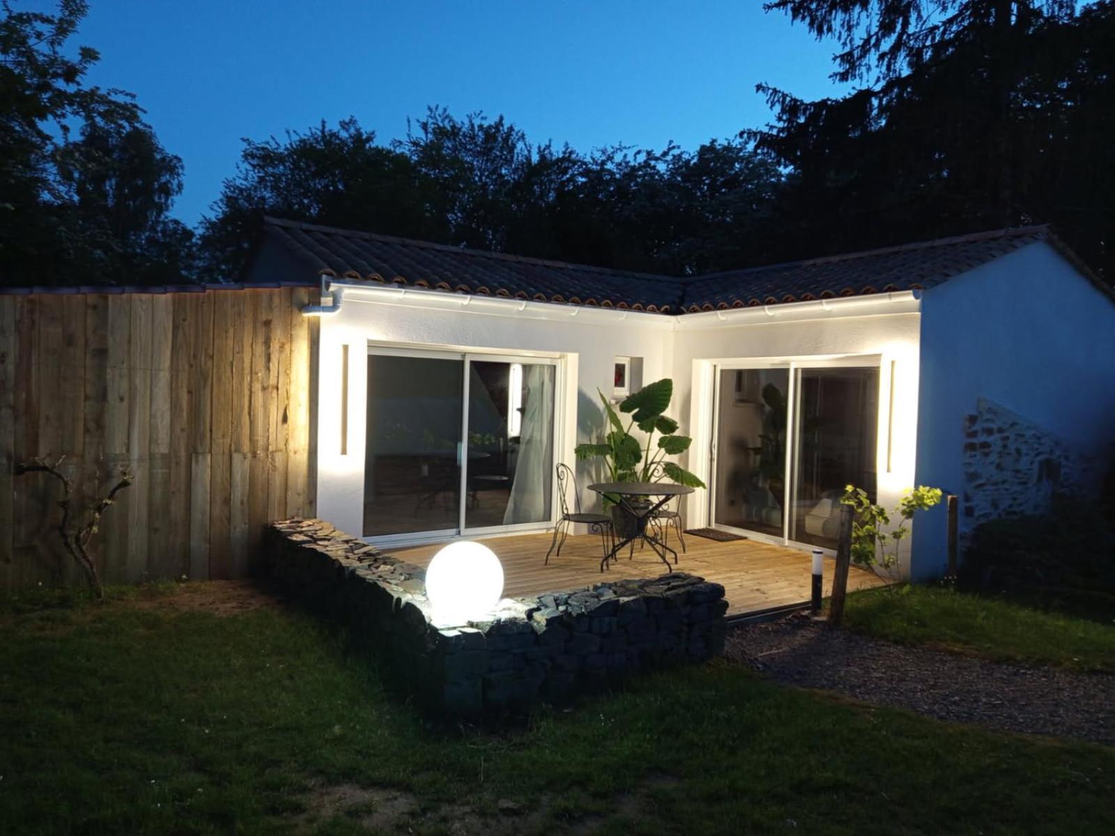 Mas Des Vignes Piscine Chauffee Bed & Breakfast Le Champ-Saint-Pere Bagian luar foto